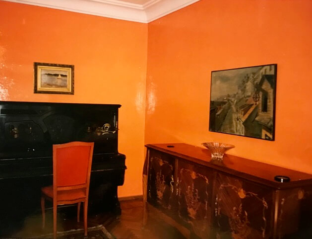 Interior room painted orange